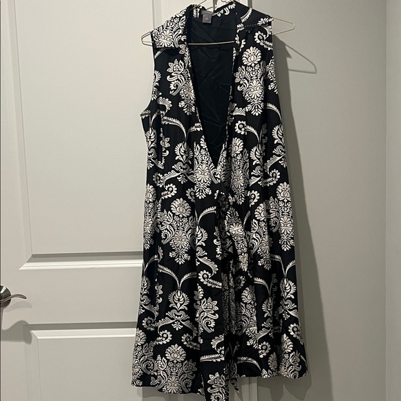 Ann Taylor Black and White Backless Dress - Picture 1 of 4